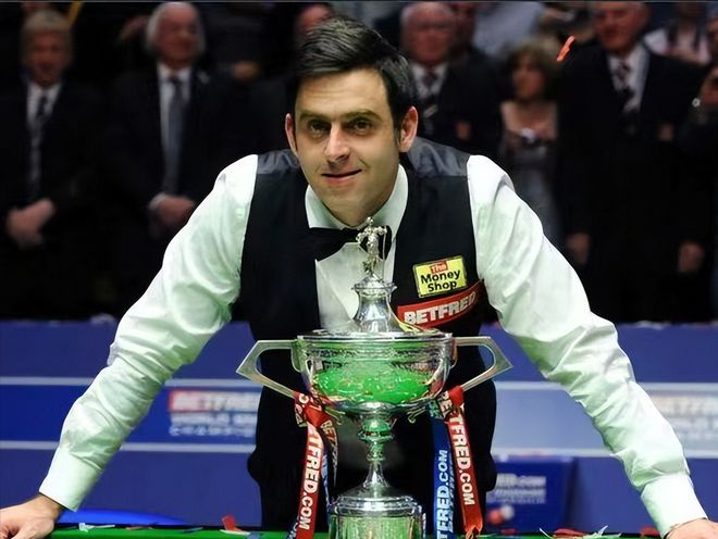 间或出现的 间或出现的