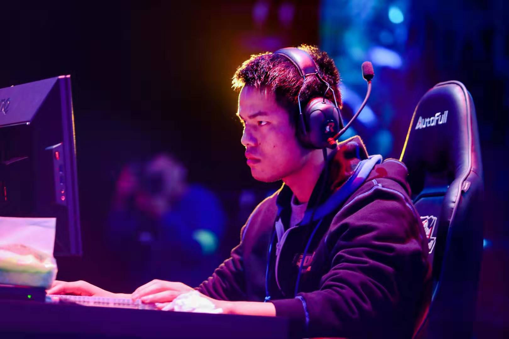 并非只属于 并非只属于